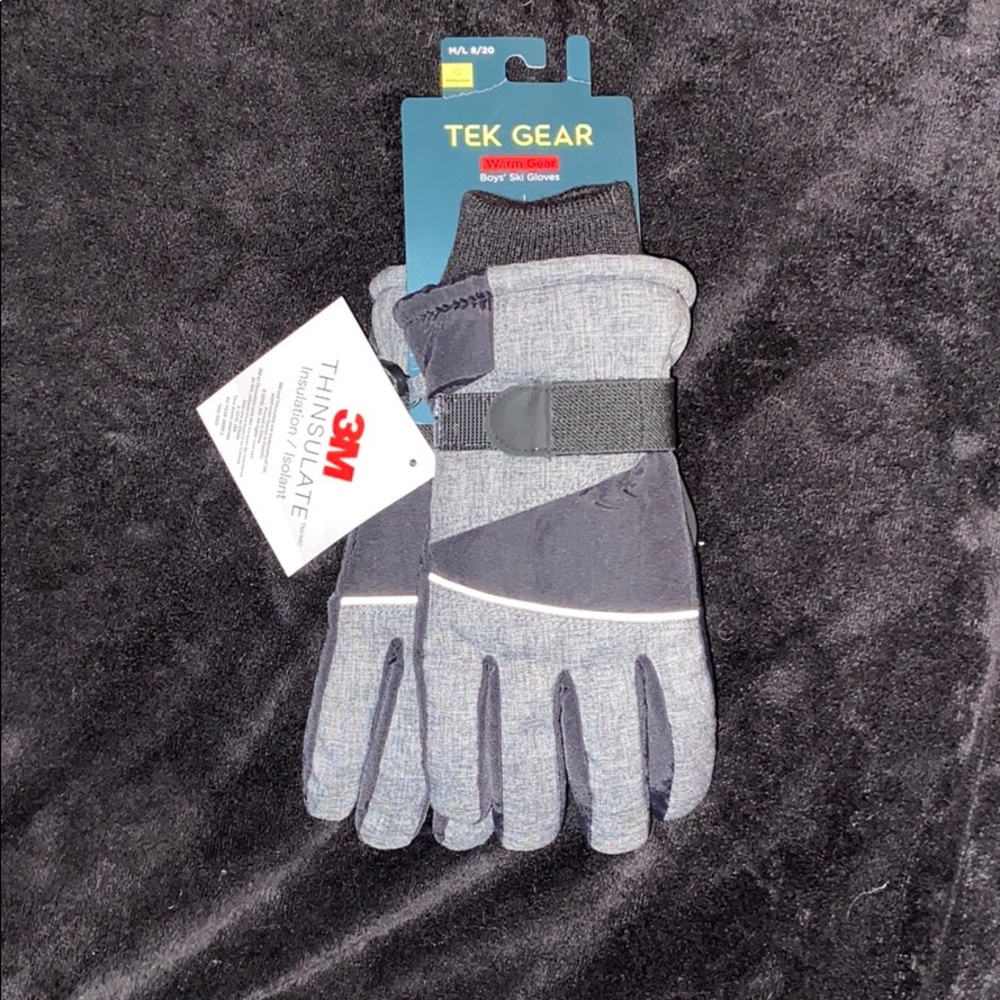 Tek Gear Boys ski gloves 8-20 NWT 3m insulation